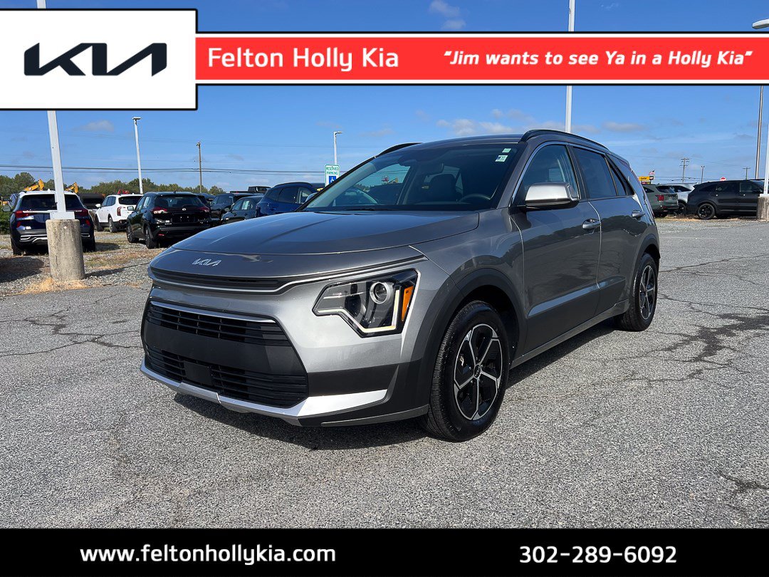 Used 2025 Kia Niro EX FWD image 1