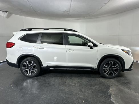Used 2023 Subaru Ascent Limited AWD/4WD image 9