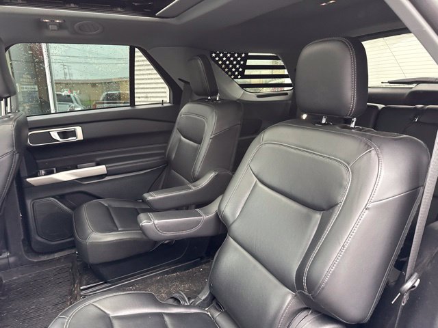 Used 2023 Ford Explorer XLT w/ Equipment Group 202A AWD/4WD image 11