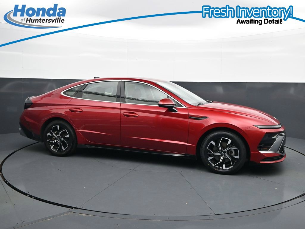 Used 2025 Hyundai Sonata SEL FWD image 11