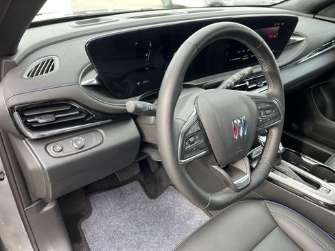 Used 2025 Buick Envista Sport Touring image 33