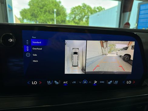 New 2025 Chevrolet Suburban Premier image 23