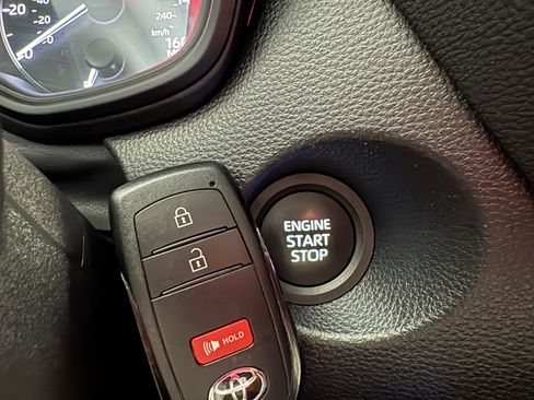 Certified 2024 Toyota Corolla Cross LE image 27