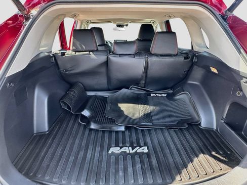 Used 2021 Toyota RAV4 XLE w/ Convenience Package AWD/4WD image 31