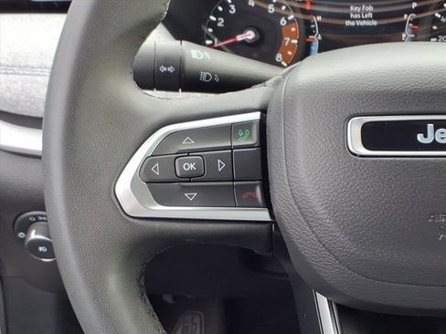 Used 2024 Jeep Compass Latitude image 16