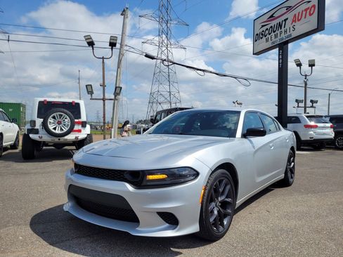 Used 2021 Dodge Charger SXT w/ Blacktop Package RWD image 2
