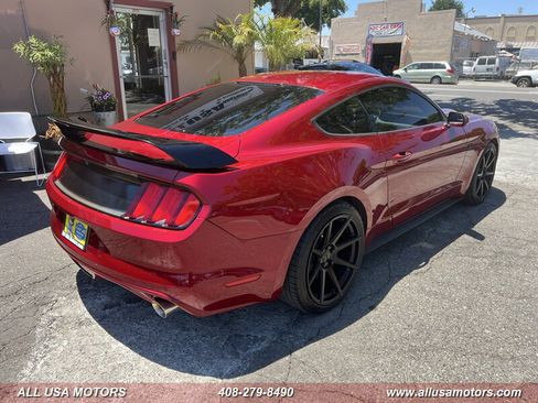 Used 2017 Ford Mustang Coupe RWD image 9
