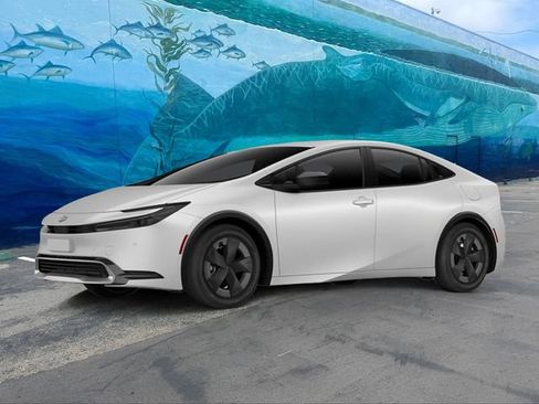 New 2027 Toyota Prius Plug-In Hybrid FWD image 4