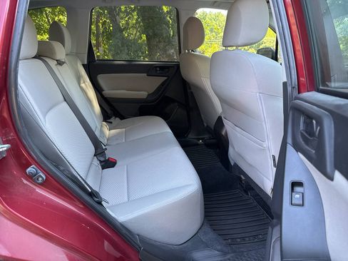 Used 2015 Subaru Forester 2.5i Premium AWD/4WD image 17