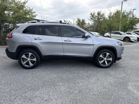 Used 2020 Jeep Cherokee Limited image 2