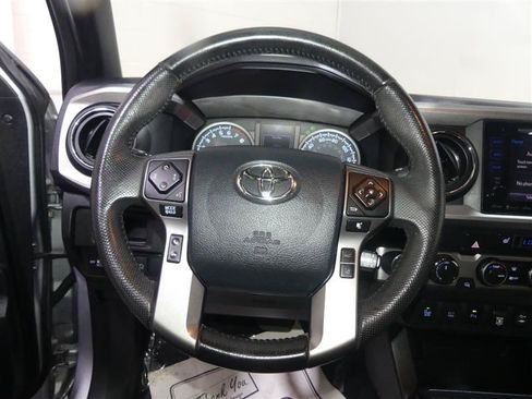 Used 2019 Toyota Tacoma Limited AWD/4WD image 29