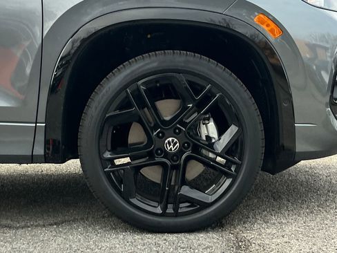 New 2026 Volkswagen Tiguan SE R-Line image 8