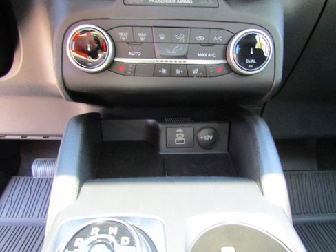 New 2026 Ford Escape ST-Line w/ Cold Weather Package AWD/4WD image 33