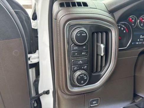 Used 2022 Chevrolet Silverado 1500 LT image 10