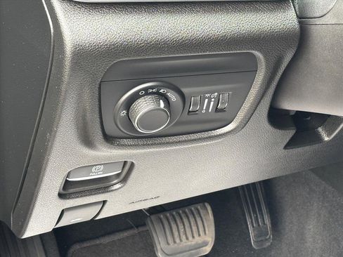 Used 2024 Jeep Grand Cherokee L Laredo image 7