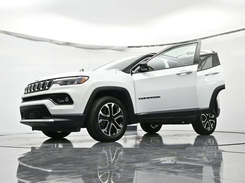 Used 2024 Jeep Compass Limited image 50