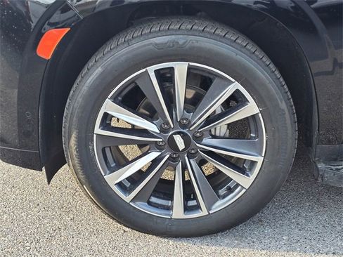 Used 2023 Cadillac Escalade ESV Premium Luxury image 9