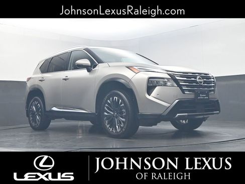 Used 2024 Nissan Rogue Platinum w/ Platinum Premium Package image 14