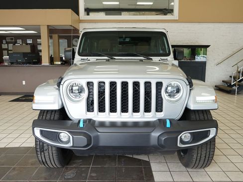 Used 2023 Jeep Wrangler Unlimited Sahara AWD/4WD image 20