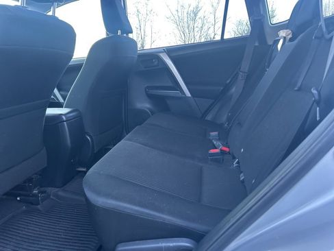 Used 2018 Toyota RAV4 LE image 6