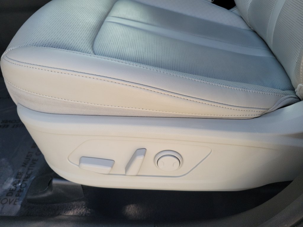 Used 2024 Kia Sorento S w/ Panoramic Sunroof Package FWD image 17