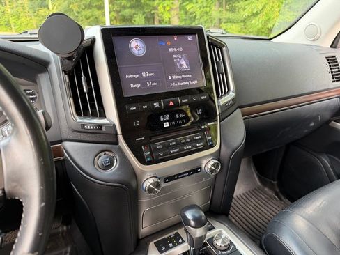 Used 2017 Toyota Land Cruiser AWD/4WD image 22