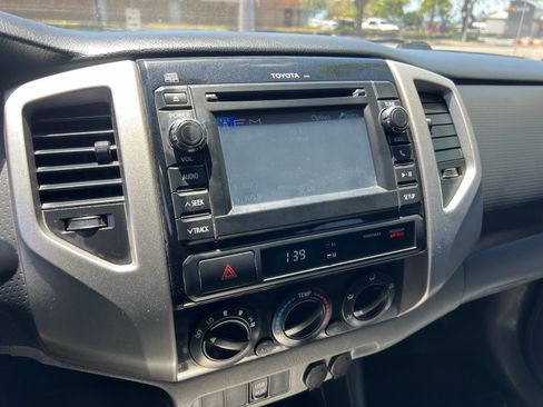 Used 2013 Toyota Tacoma PreRunner w/ SR5 Pkg RWD image 19