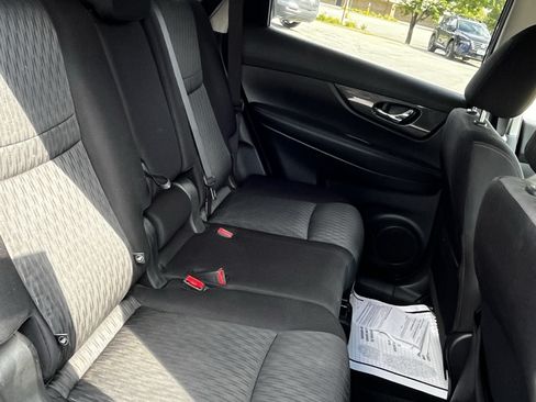 Used 2020 Nissan Rogue SV AWD/4WD image 16