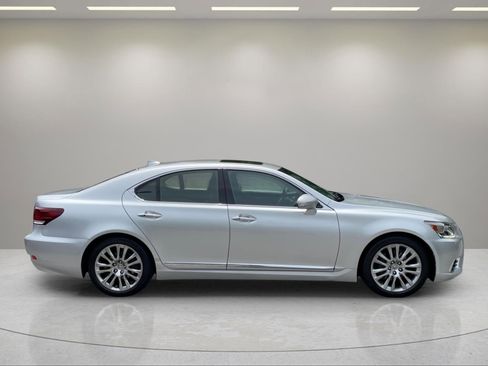 Used 2015 Lexus LS 460 w/ Comfort Package RWD image 6
