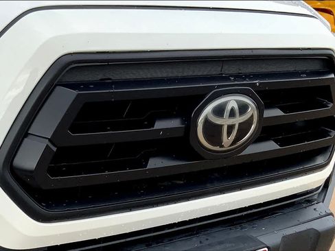 Used 2020 Toyota Tacoma SR AWD/4WD image 27