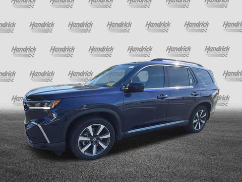 Used 2025 Honda Pilot Touring image 7