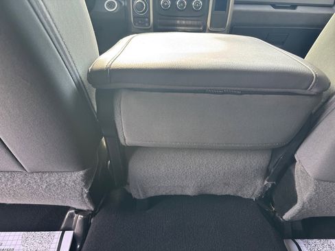 Used 2017 RAM 1500 Classic SLT image 35