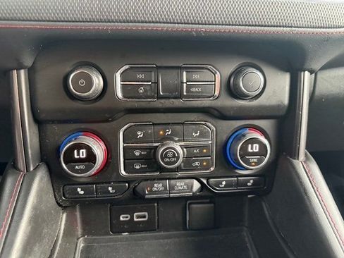 Used 2022 Chevrolet Suburban RST w/ Luxury Package image 24