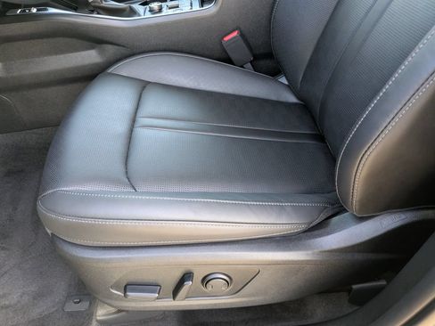 Certified 2025 Kia Sorento S FWD image 20