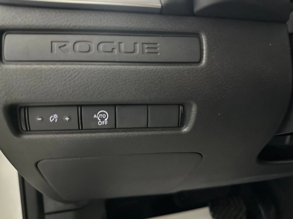 Used 2024 Nissan Rogue S AWD/4WD image 16