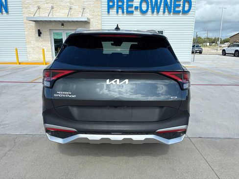 Used 2023 Kia Sportage EX AWD/4WD image 6