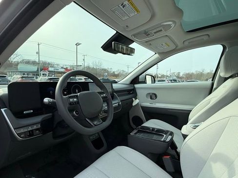 Used 2025 Hyundai Ioniq 5 Limited image 16