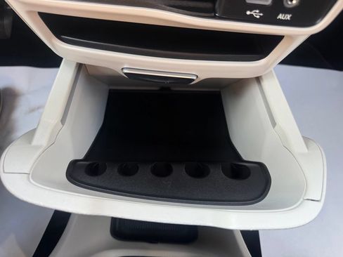 Used 2020 Chrysler Pacifica Touring w/ Advanced Safetytec Group FWD image 26