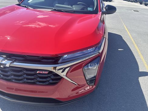 New 2026 Chevrolet Trax RS w/ Driver Confidence Package image 10