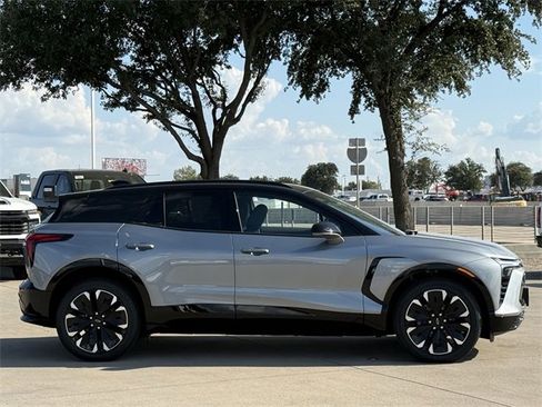 New 2026 Chevrolet Blazer EV RS image 3