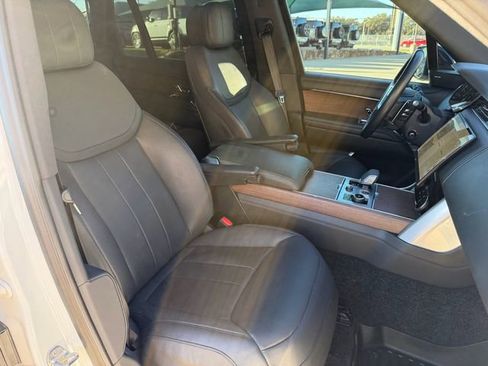 Used 2023 Land Rover Range Rover Long Wheelbase SE image 16