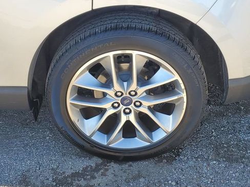 Used 2018 Ford Edge Titanium w/ Equipment Group 301A AWD/4WD image 5