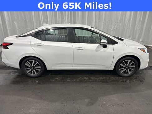 Used 2021 Nissan Versa SV image 2