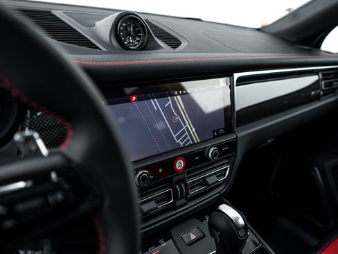 New 2026 Porsche Macan GTS image 15