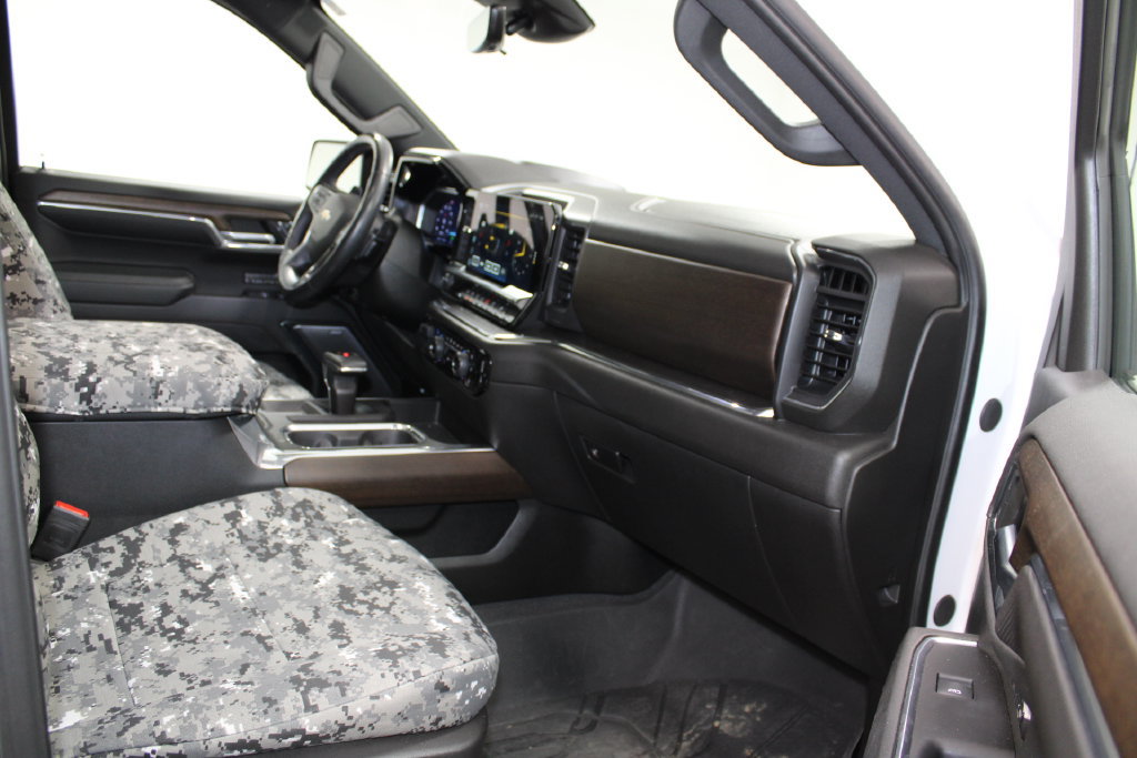 Used 2024 Chevrolet Silverado 1500 High Country AWD/4WD image 19