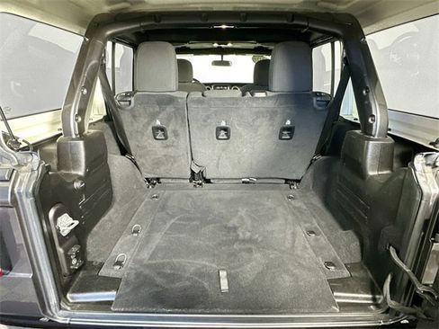 Used 2019 Jeep Wrangler Unlimited Sahara w/ Safety Group image 27