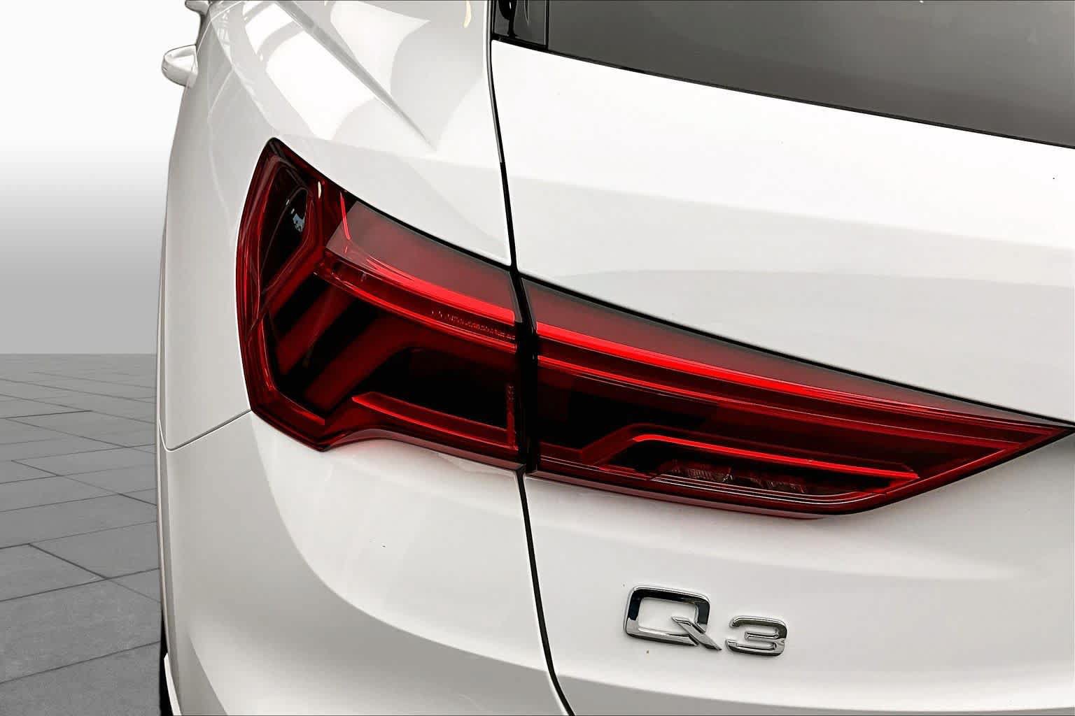 Certified 2024 Audi Q3 2.0T Premium w/ Convenience Package AWD/4WD image 28