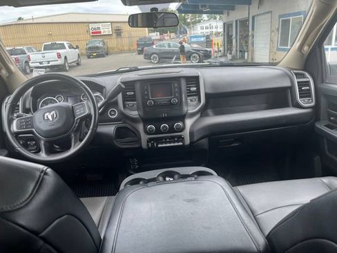 Used 2020 RAM 2500 Tradesman w/ Chrome Appearance Group AWD/4WD image 11