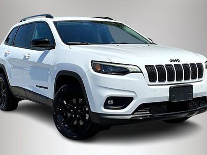 Used 2023 Jeep Cherokee Altitude Lux