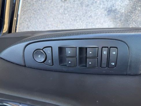 Used 2011 Cadillac DTS Limousine image 21